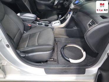 2011 - hyundai avante