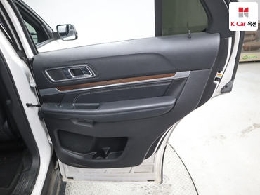 2016 - ford explorer