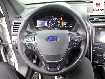 2016 - ford explorer