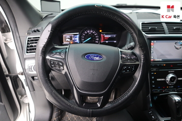 2016 - ford explorer