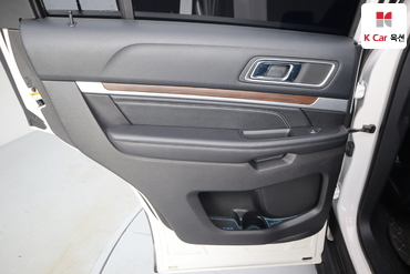 2016 - ford explorer