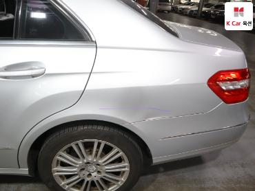 2011 - mercedes-benz e300