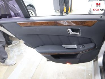 2011 - mercedes-benz e300