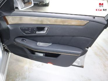 2011 - mercedes-benz e300