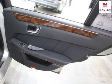 2011 - mercedes-benz e300
