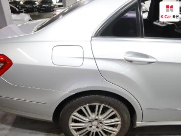 2011 - mercedes-benz e300