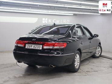 2010 - hyundai grandeur