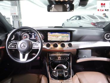 2019 - mercedes-benz e300