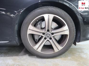 2019 - mercedes-benz e300