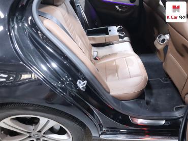 2019 - mercedes-benz e300