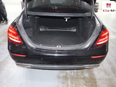 2019 - mercedes-benz e300
