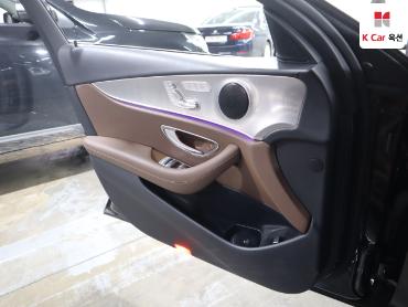 2019 - mercedes-benz e300
