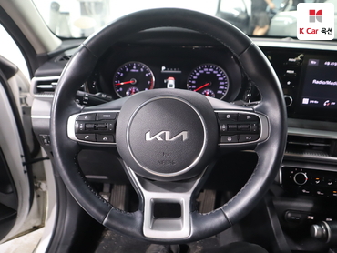 2022 - kia k5
