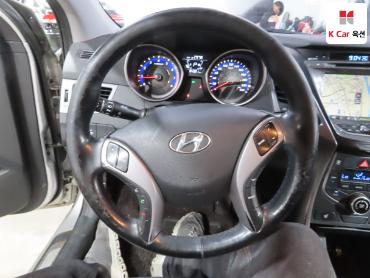 2015 - hyundai avante