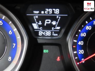 2015 - hyundai avante