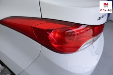 2011 - hyundai avante
