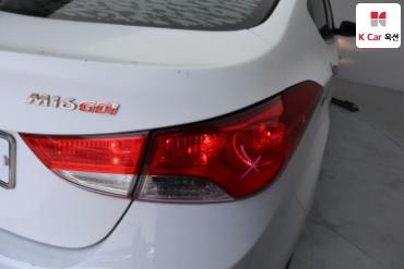 2011 - hyundai avante