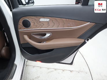 2018 - mercedes-benz e300