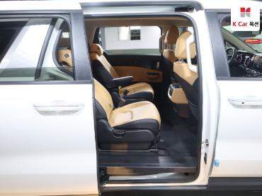 2022 - kia carnival