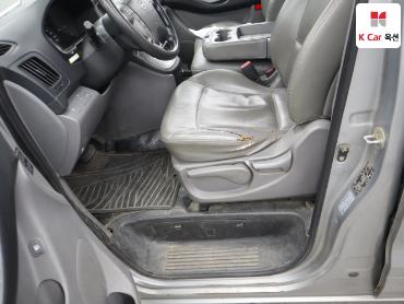 2012 - hyundai grand starex