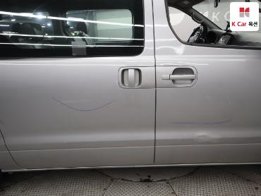 2012 - hyundai grand starex