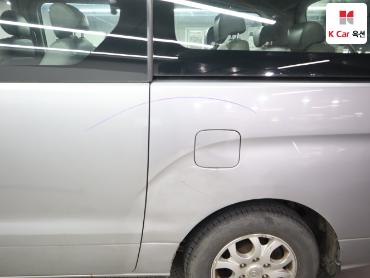 2012 - hyundai grand starex
