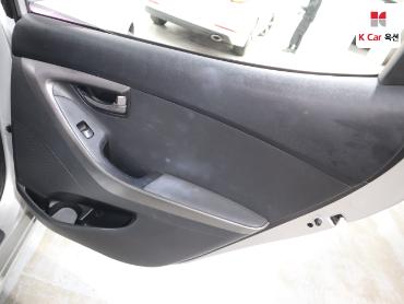 2012 - hyundai avante