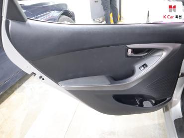 2012 - hyundai avante