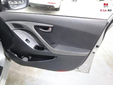 2012 - hyundai avante