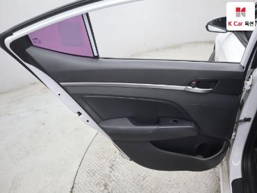 2019 - hyundai avante