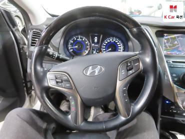 2011 - hyundai grandeur