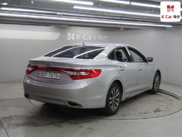2011 - hyundai grandeur