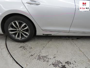 2011 - hyundai grandeur