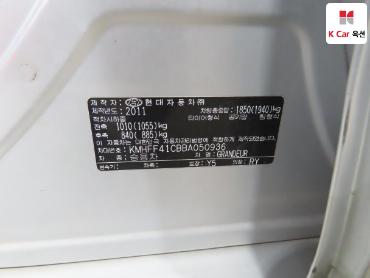 2011 - hyundai grandeur