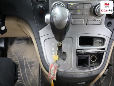 2012 - hyundai grand starex