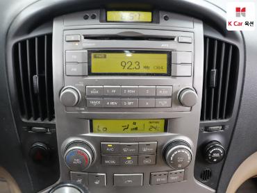 2012 - hyundai grand starex