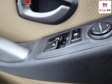 2012 - hyundai grand starex