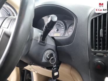 2012 - hyundai grand starex