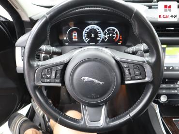2018 - jaguar xf