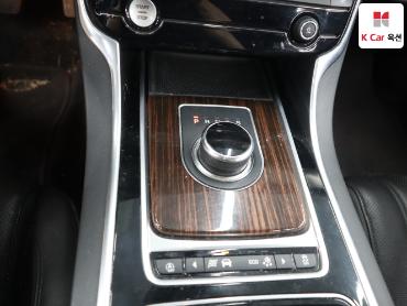 2018 - jaguar xf