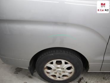 2012 - hyundai grand starex