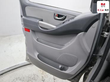 2012 - hyundai grand starex