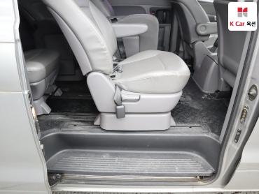 2012 - hyundai grand starex