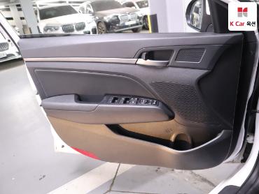 2018 - hyundai avante