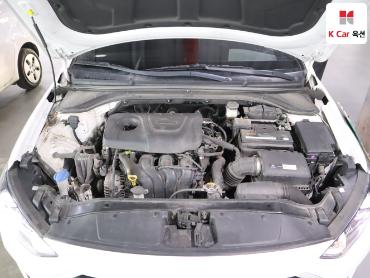 2018 - hyundai avante