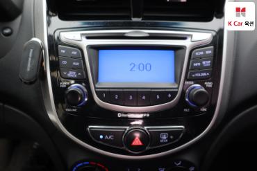 2013 - hyundai accent