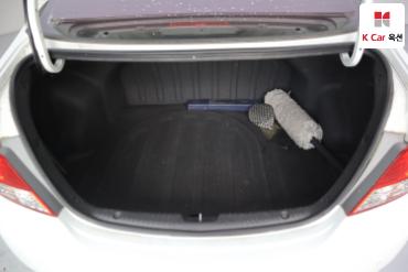 2013 - hyundai accent