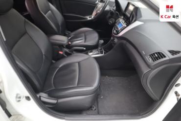 2013 - hyundai accent