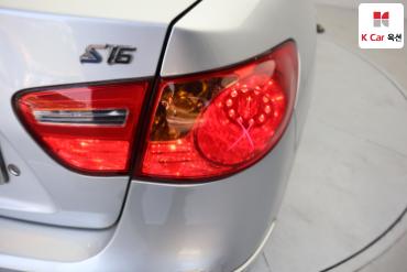2010 - hyundai avante