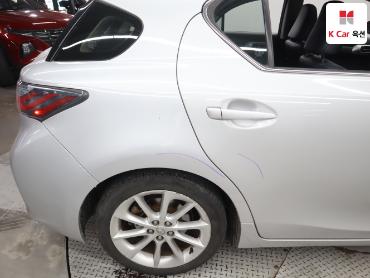 2012 - lexus ct200h